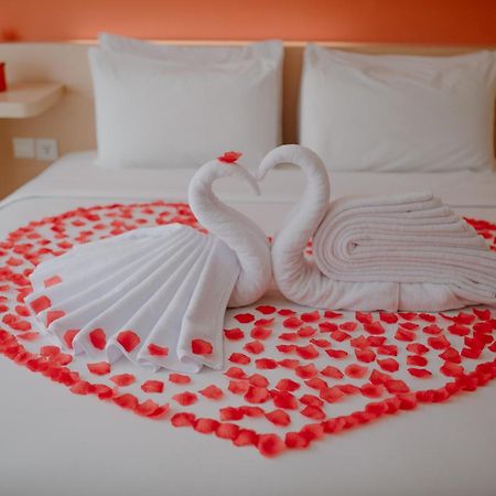 The Bountie Hotel And Convention Centre Sukabumi Eksteriør billede