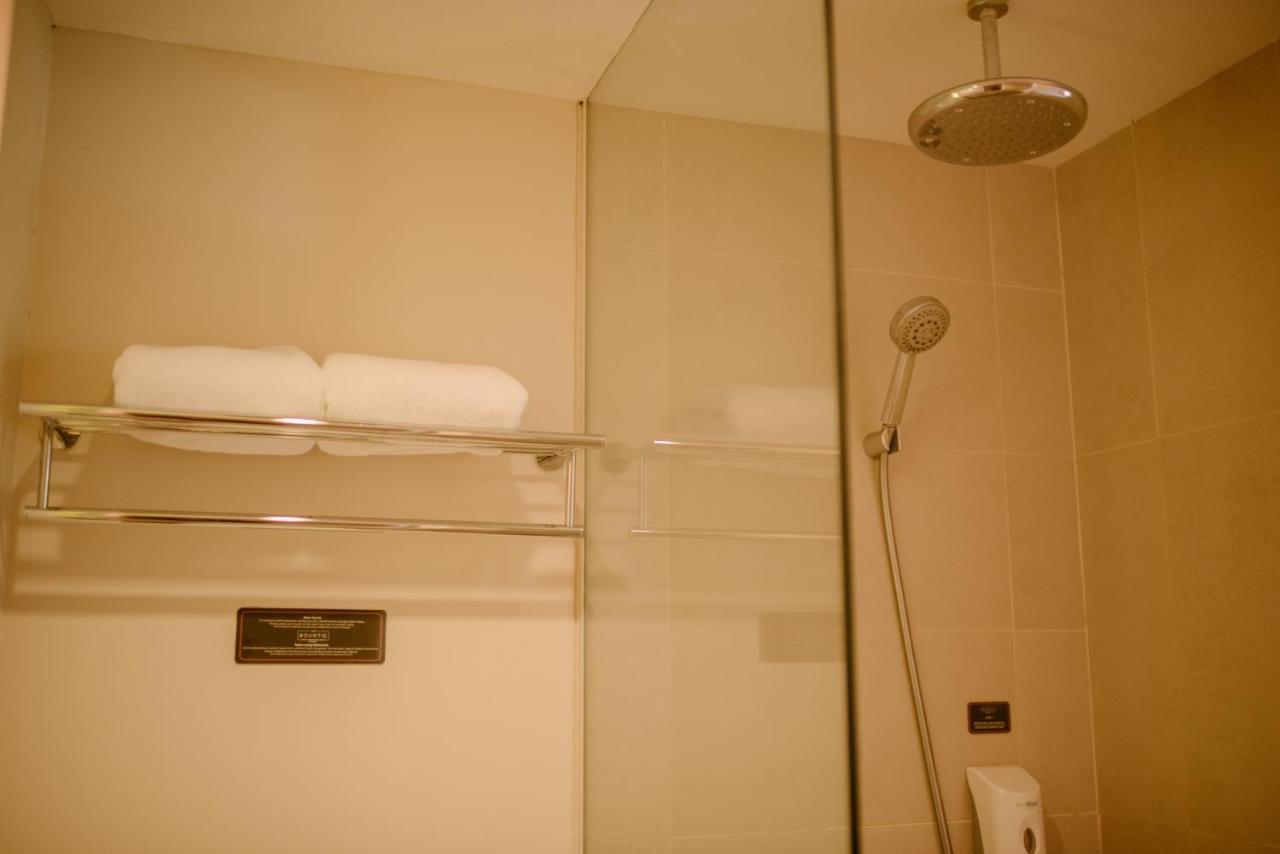 The Bountie Hotel And Convention Centre Sukabumi Eksteriør billede